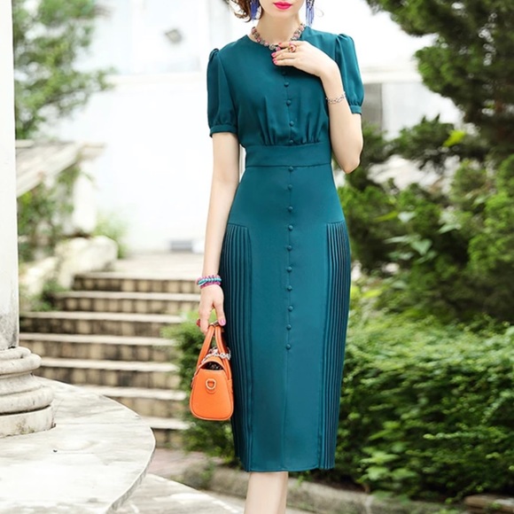 Dresses & Skirts - Elegant Teal Midi Dress with Button Front